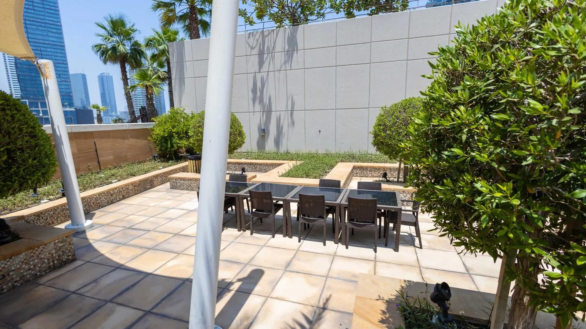 Marina Tower Suites & Residences Дубай
