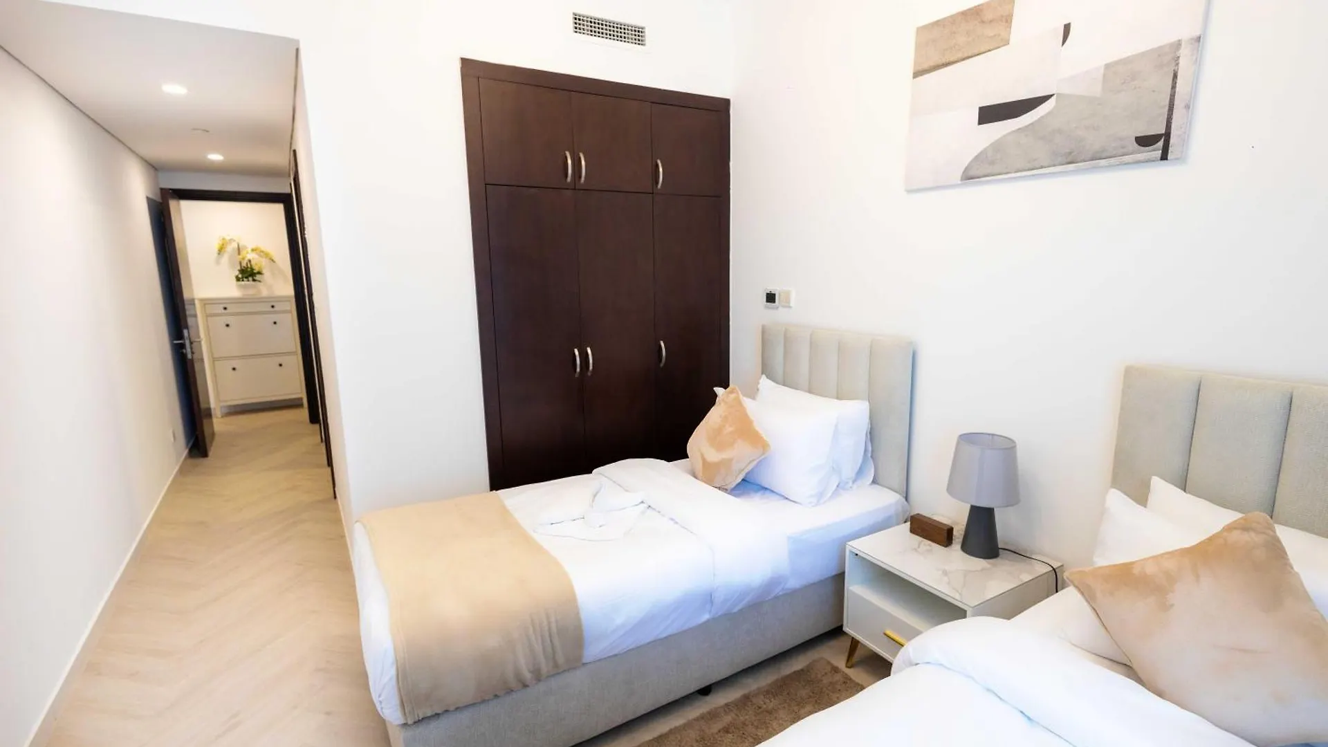 Апартаменты Marina Tower Suites & Residences Дубай