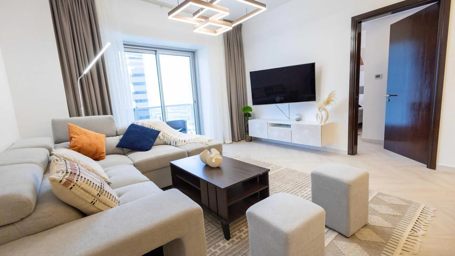Marina Tower Suites & Residences Dubai