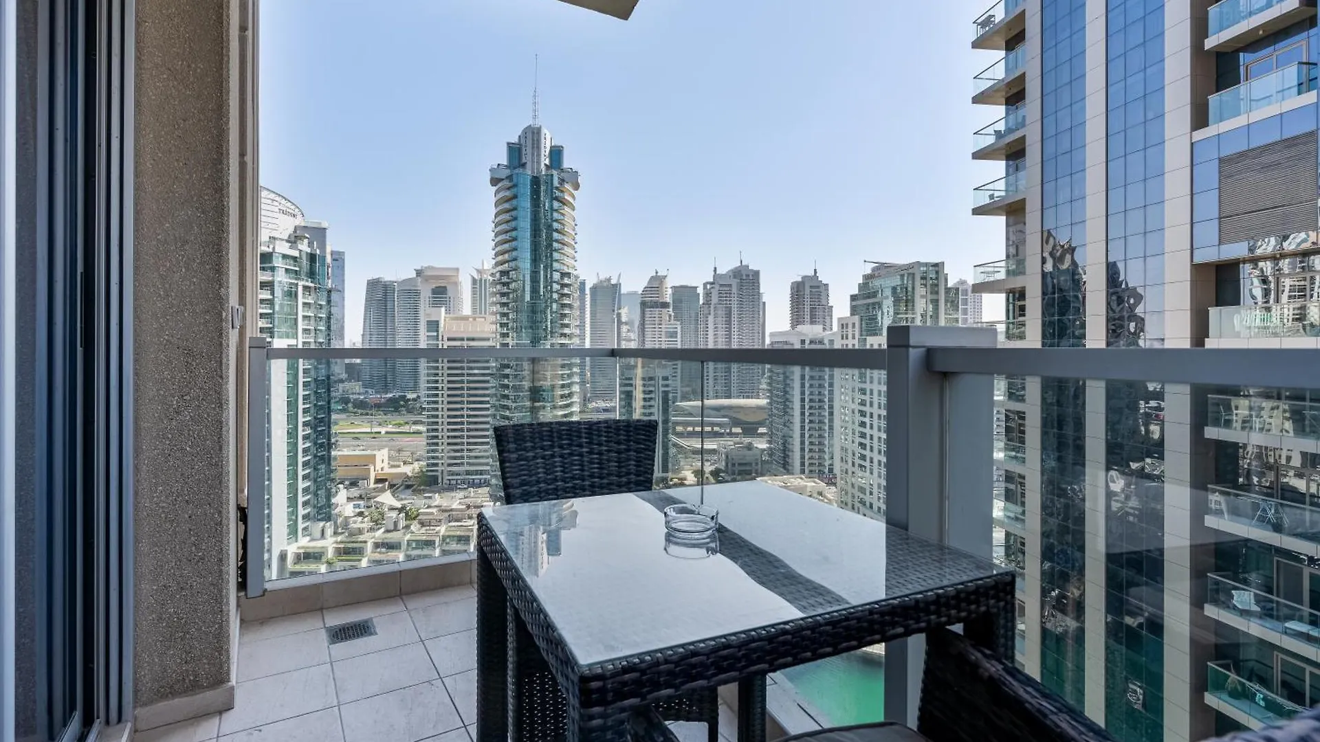 Appartamento Marina Tower Suites & Residences Dubai